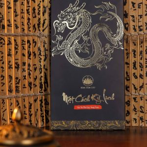 Hộp Mật Cách Kỳ Linh của Kim Tâm Cát
