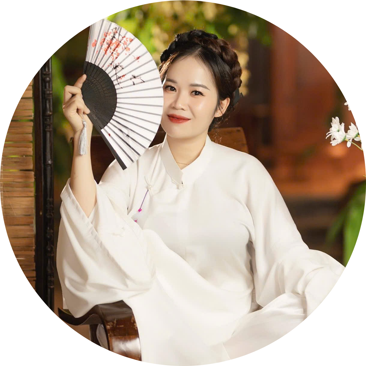 Co-Founder Nghi Băng — Kim Tâm Cát